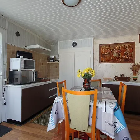 A La Faute-sur-mer, Proche Plages Et Commerces, Ideal Pour 2 Pers. - Fr-1-476-210 Ла-Фот-сюр-Мер